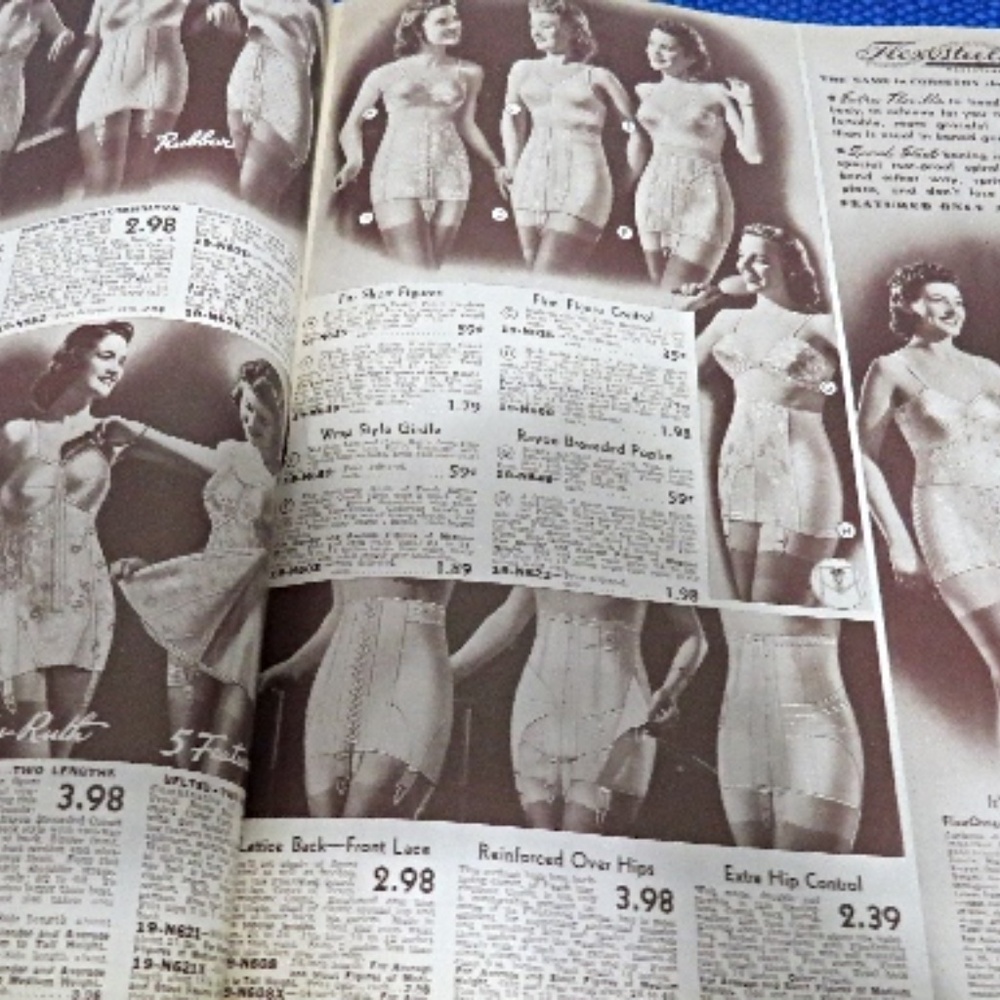 RARE Vintage Eaton's Catalogue Fall & Winter 1940-41  420 Pages - Picture 5 of 5